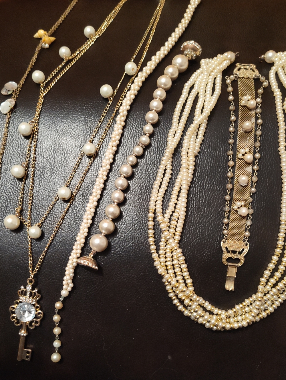 4 Pearl Necklaces And 2 Pearl Bracelets